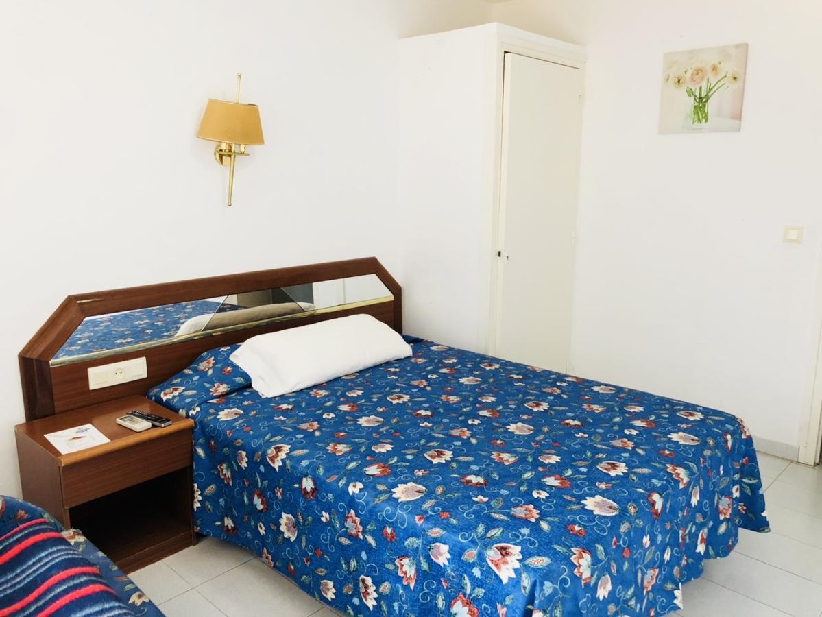 Hostal Univers Calella Dış mekan fotoğraf
