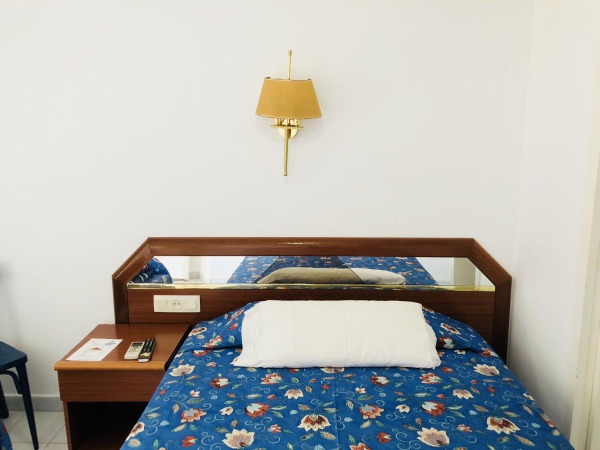Hostal Univers Calella Dış mekan fotoğraf
