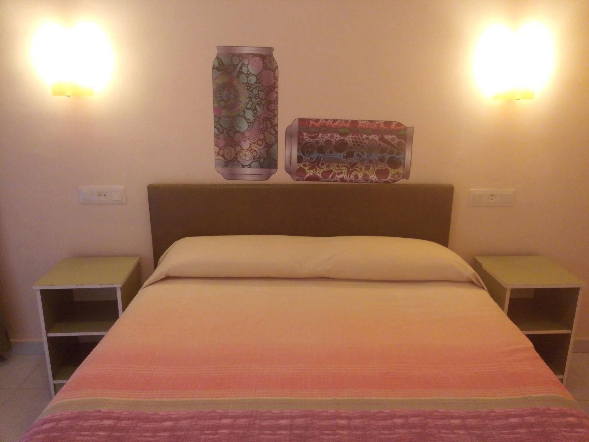 Hostal Univers Calella Dış mekan fotoğraf